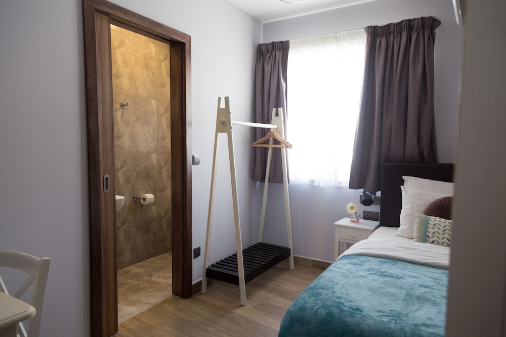 Single Room photo 3