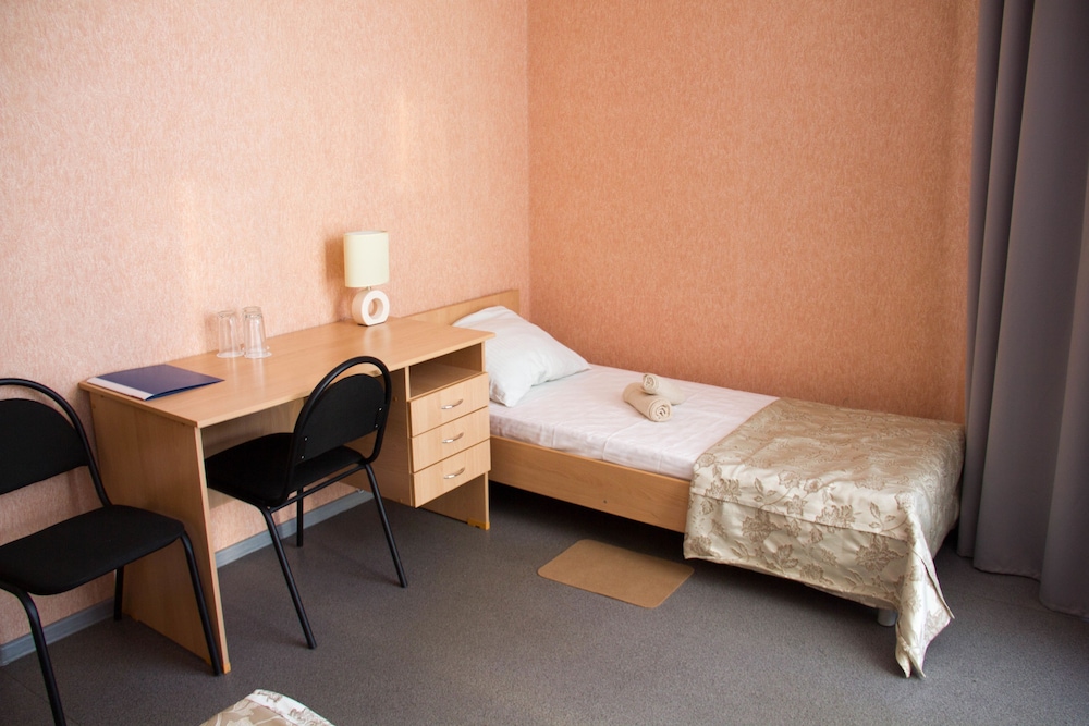 Standard Room, 3 Twin Beds, Non Smoking photo 2