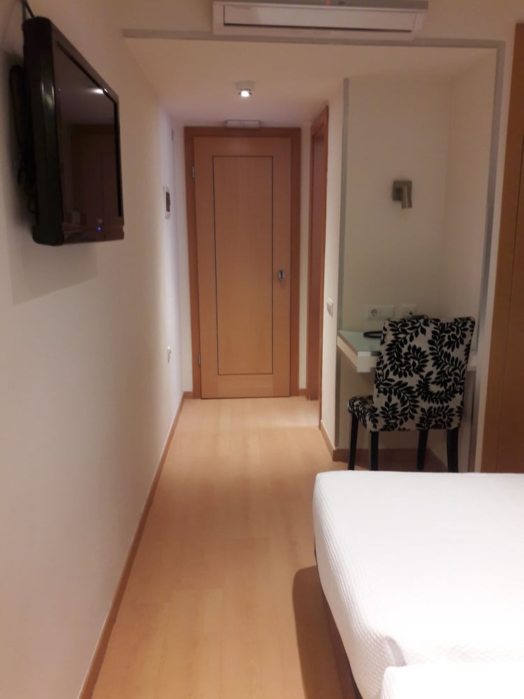 Double or Twin Room photo 3