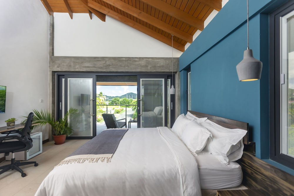 King Room with Balcony
