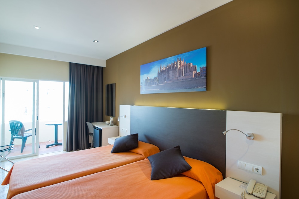 Double Room thumbnail 5