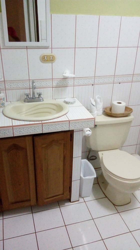 Comfort Double Room, 1 Queen Bed, Non Smoking, Private Bathroom photo 3