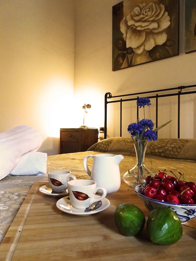 Standard Double Room, Shared Bathroom photo 2