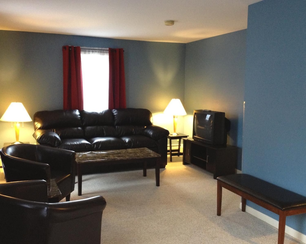 Large Family Suite, 2 Bedrooms, 1.5 Baths photo 3