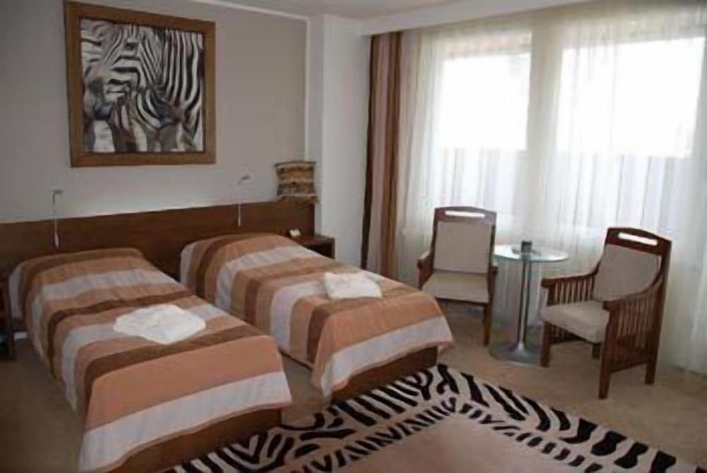 Double Room - Photo 5