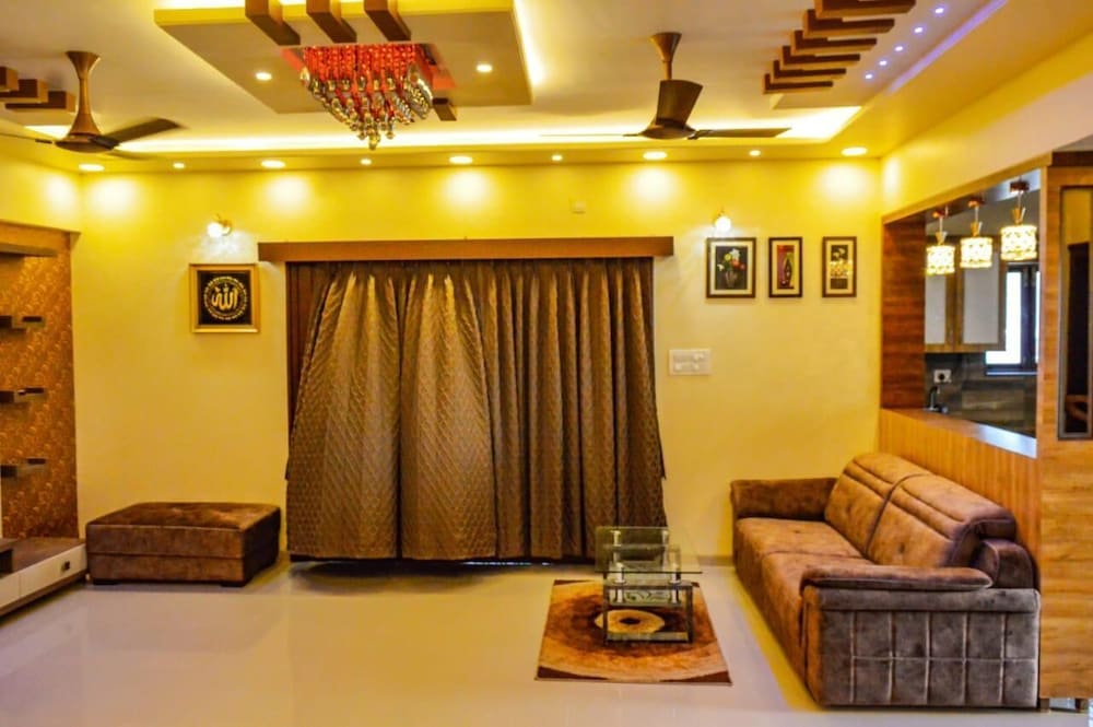 Premium Villa photo 1