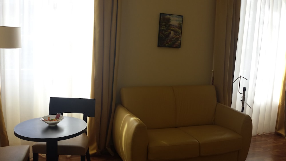 Deluxe Room - Photo 4