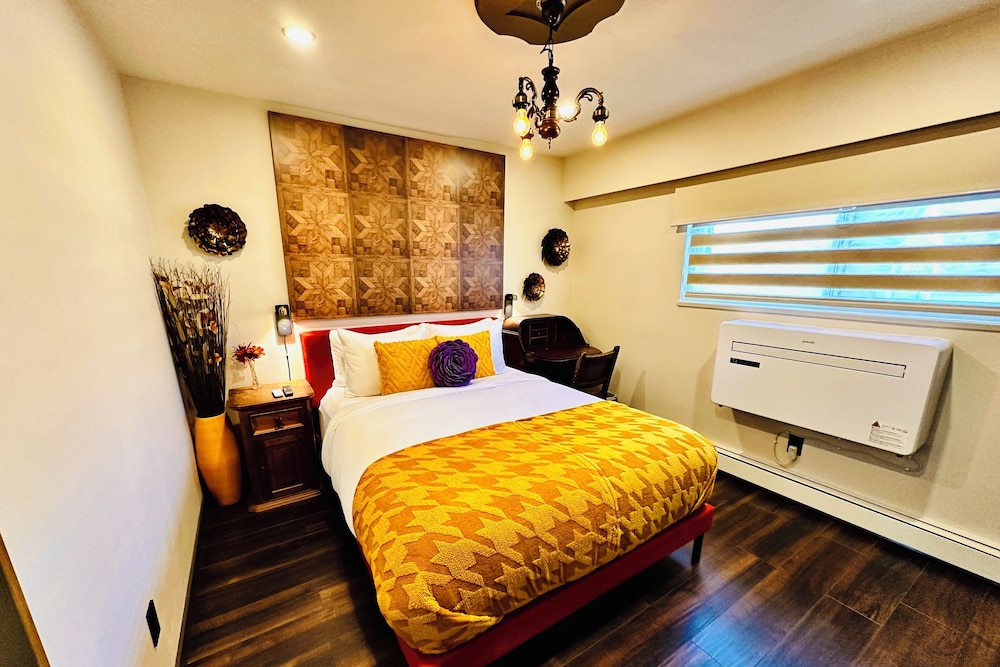 Royal Room, 1 Queen Bed