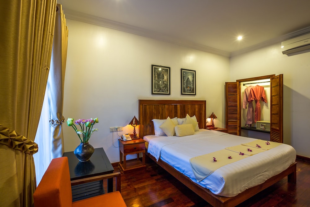 Deluxe Pool View Room with terrace