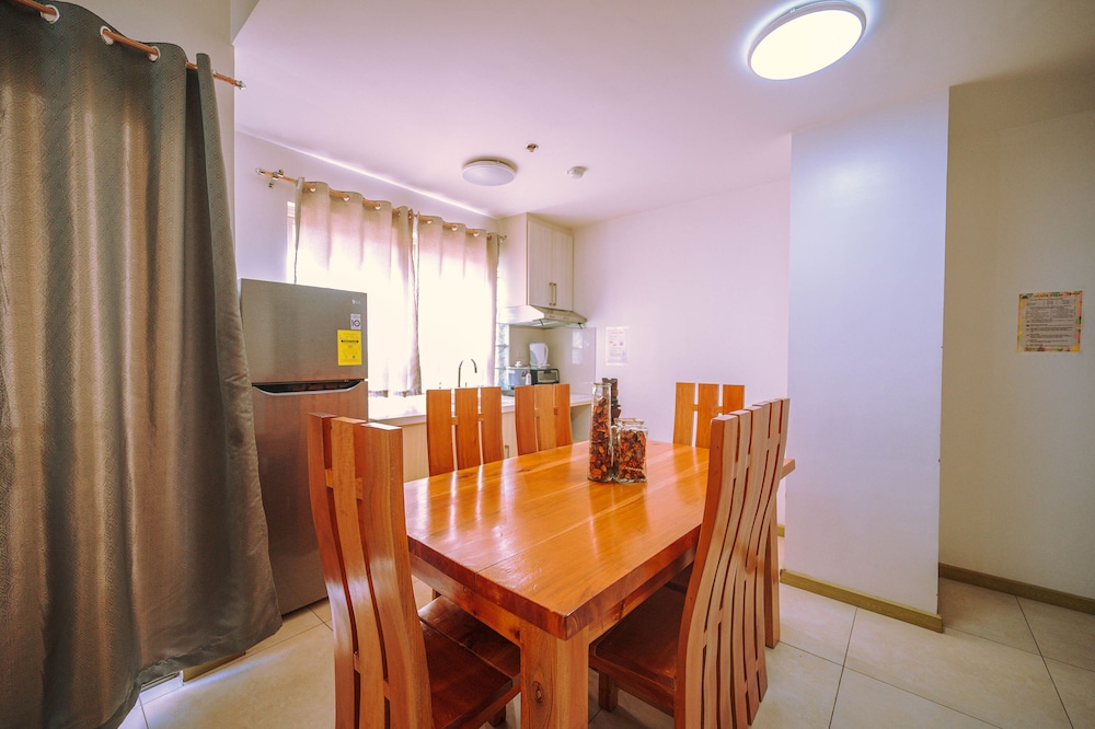 Deluxe Condo, 1 Bedroom, Kitchen, City View photo 3