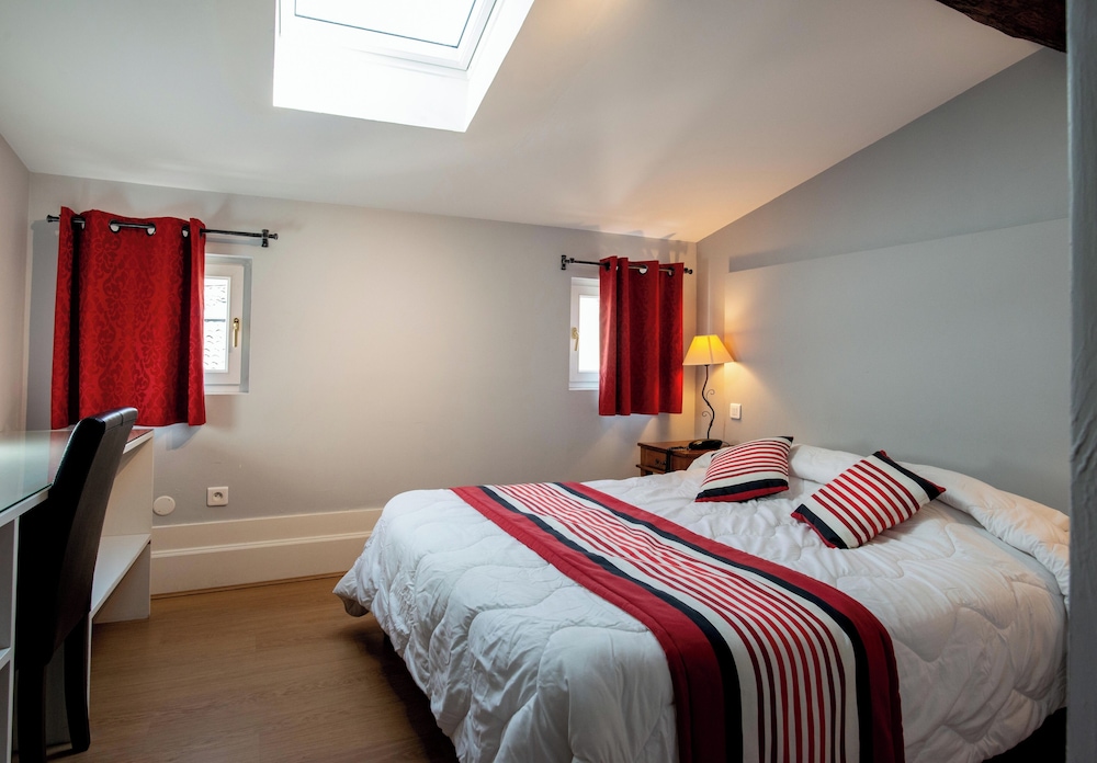 Standard Twin Room, 1 Bedroom, Private Bathroom photo 2