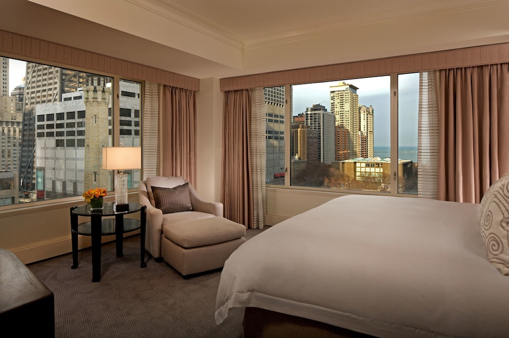 Grand Deluxe, Suite