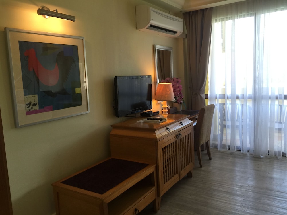 Deluxe Seaview photo 2