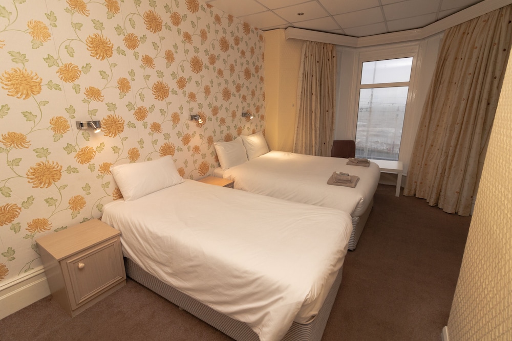 Economy Triple Room