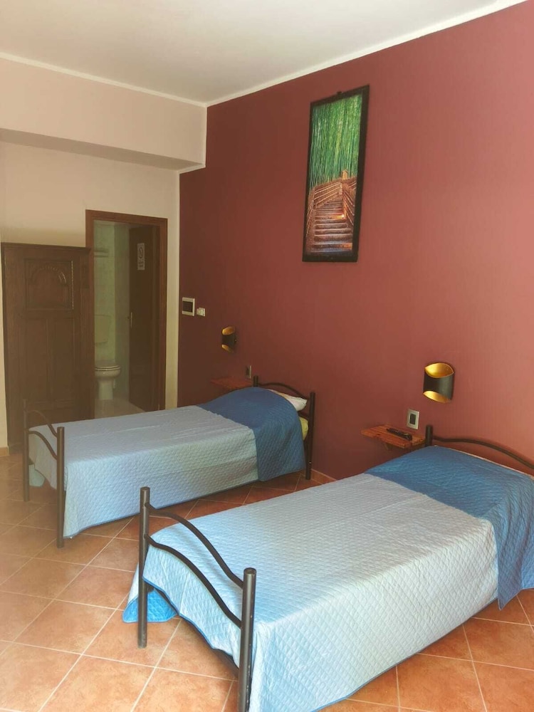 Classic Twin Room, Mountain View