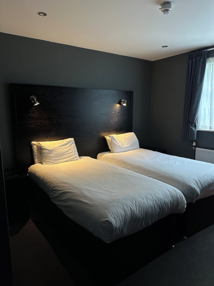 Signature Twin Room, 2 Twin Beds - Photo 1