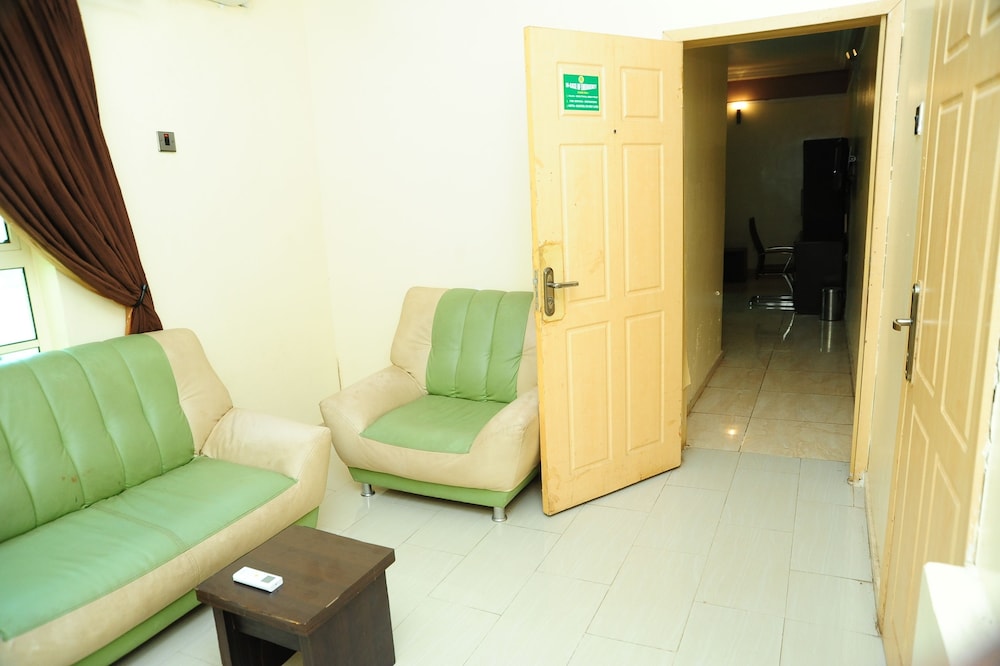 Business Suite photo 3