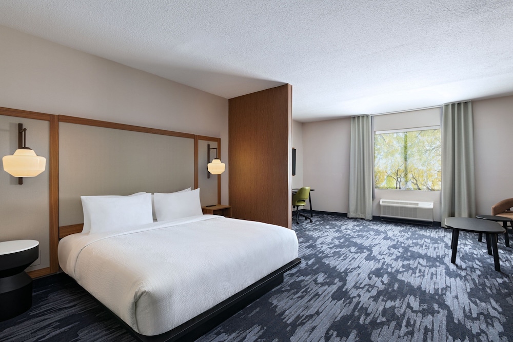 Suite, 1 King Bed with Sofa bed (Mobility Accessible, Tub) photo 1