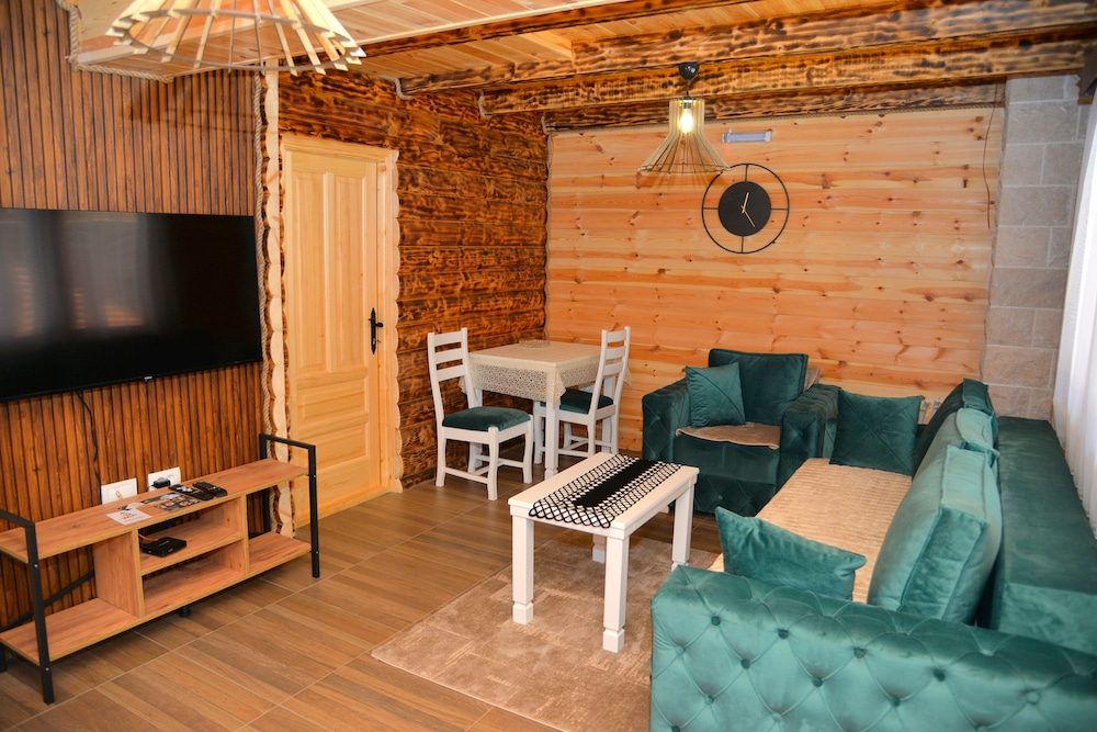 Grand House photo 1