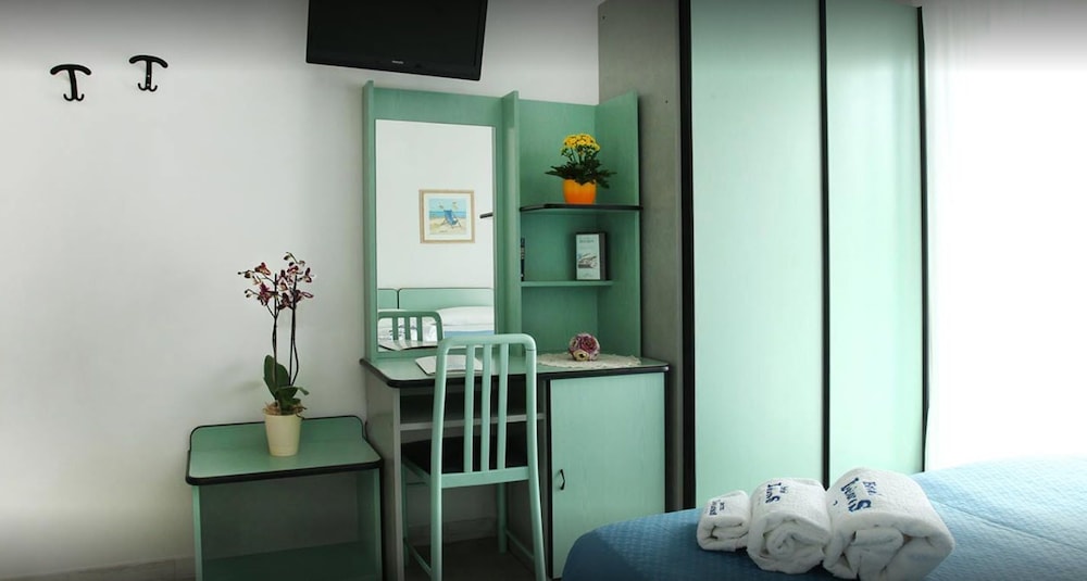 Double or Twin Room (Big)