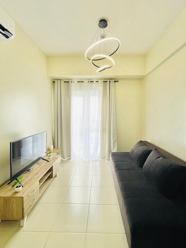 Signature Condo, 2 Bedrooms, Balcony, City View