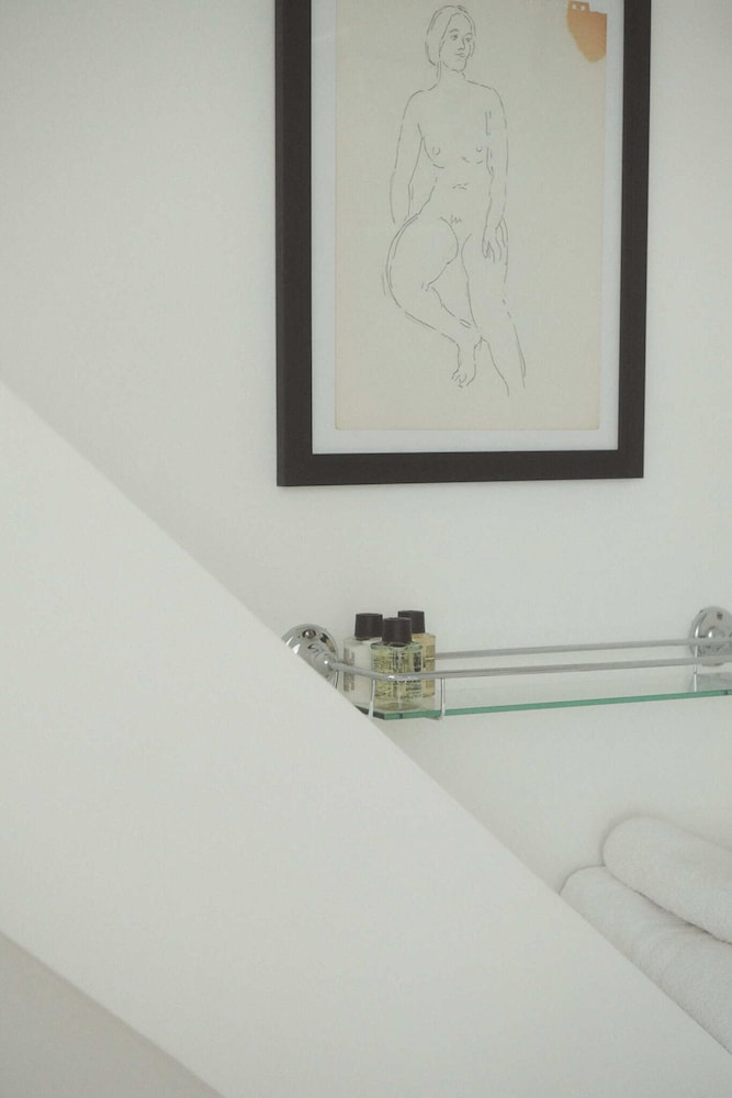 Double Room (Small) photo 3