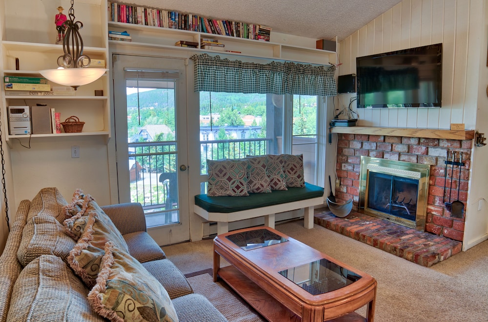 Unit 212, 2 Bedrooms + Loft photo 1