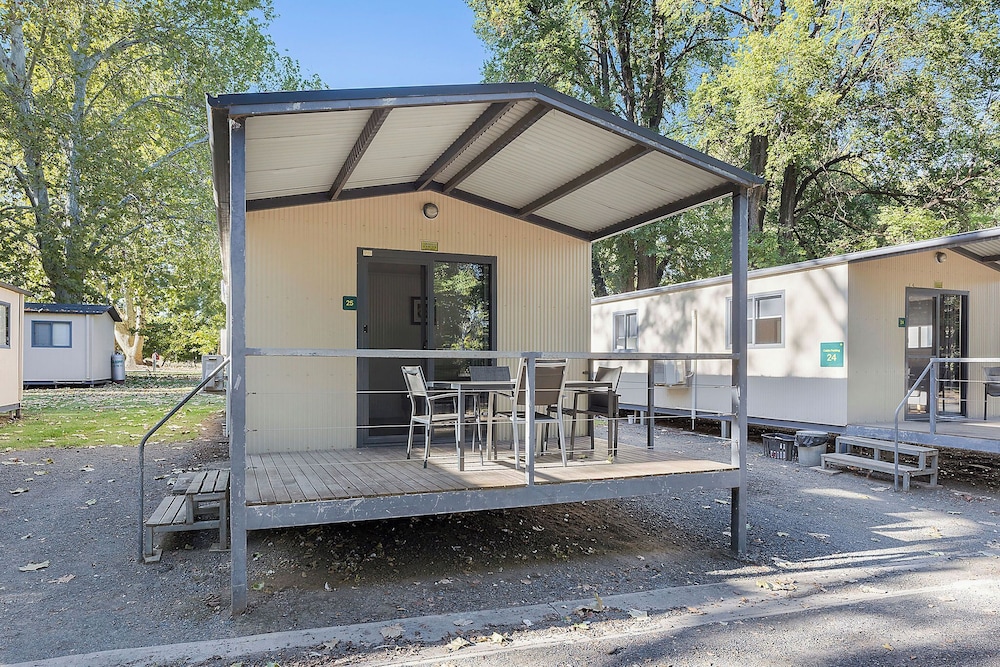 Room code: Standard Cabin - Sleeps 5 - Riverbreeze