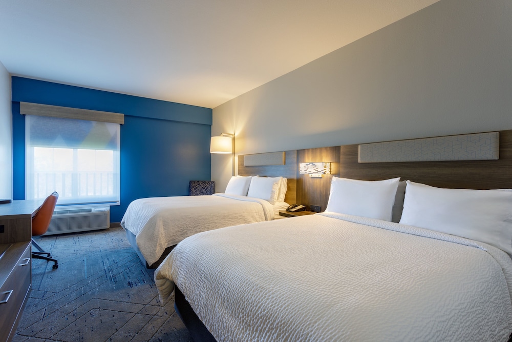 Standard Room, 2 Queen Beds - Photo 1