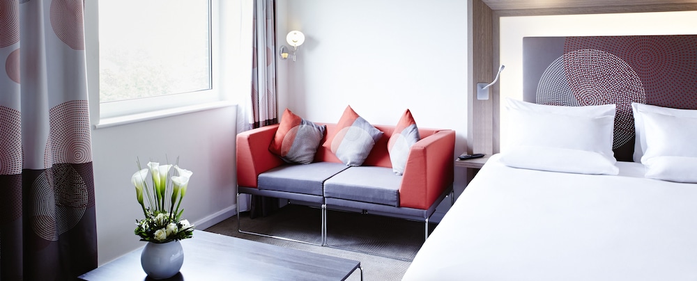Executive Room, 1 Queen Bed with Sofa bed photo 3