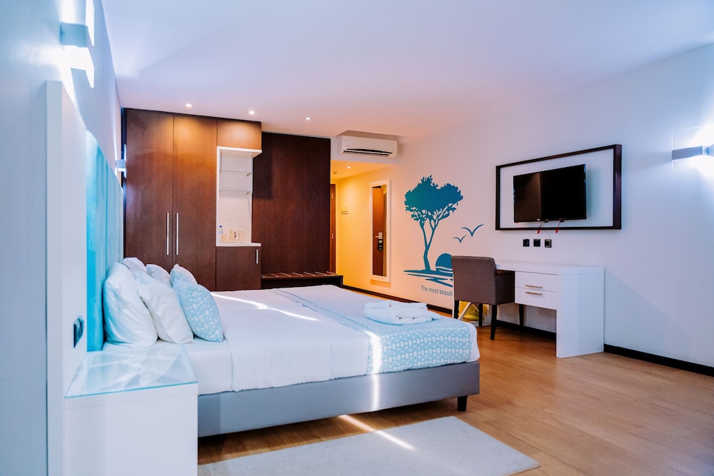 Standard Twin Room, Pool View photo 1