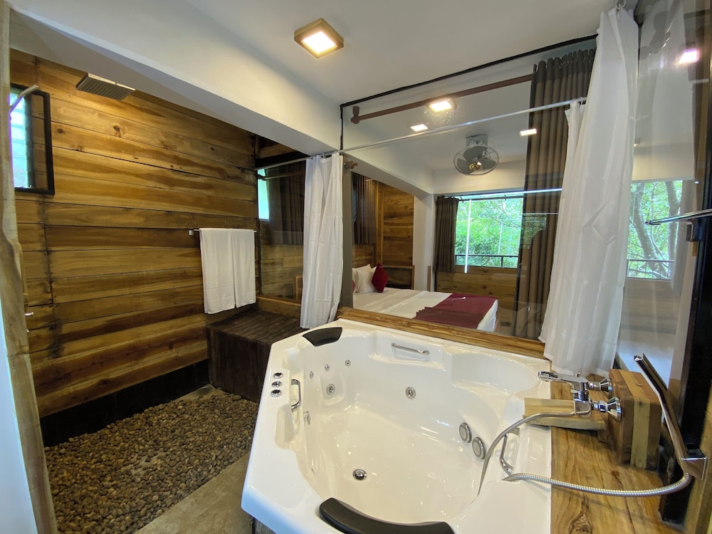Eco River View Suite D02 photo 3
