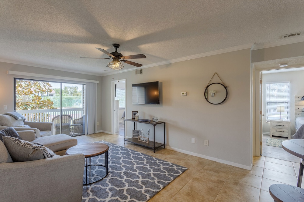 Apartment, 2 Bedrooms, 2 Bathrooms photo 1