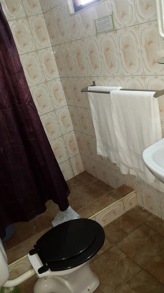 Standard Twin Room (Cudjoe - Private Bathroom) photo 3