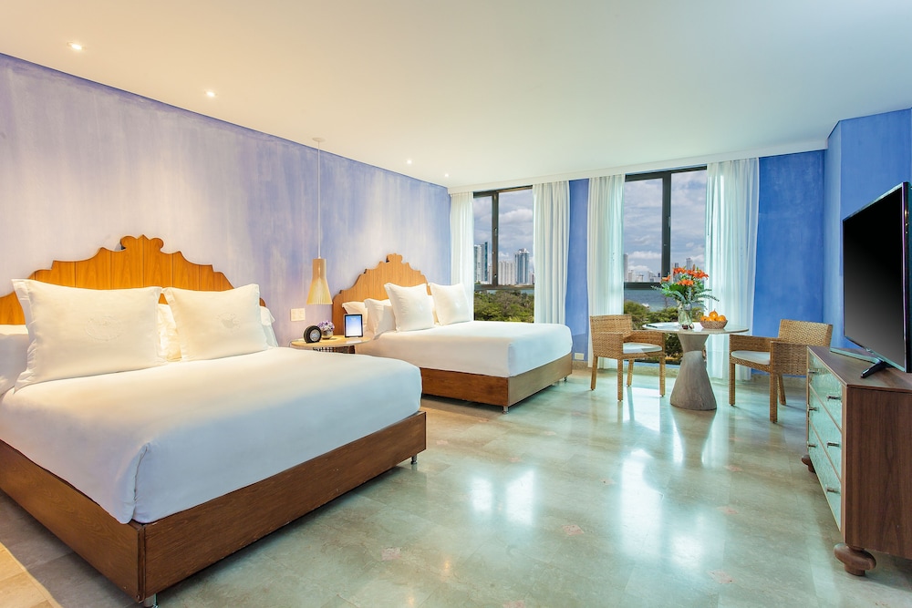 Superior Double Room, 2 Queen Beds - Photo 2