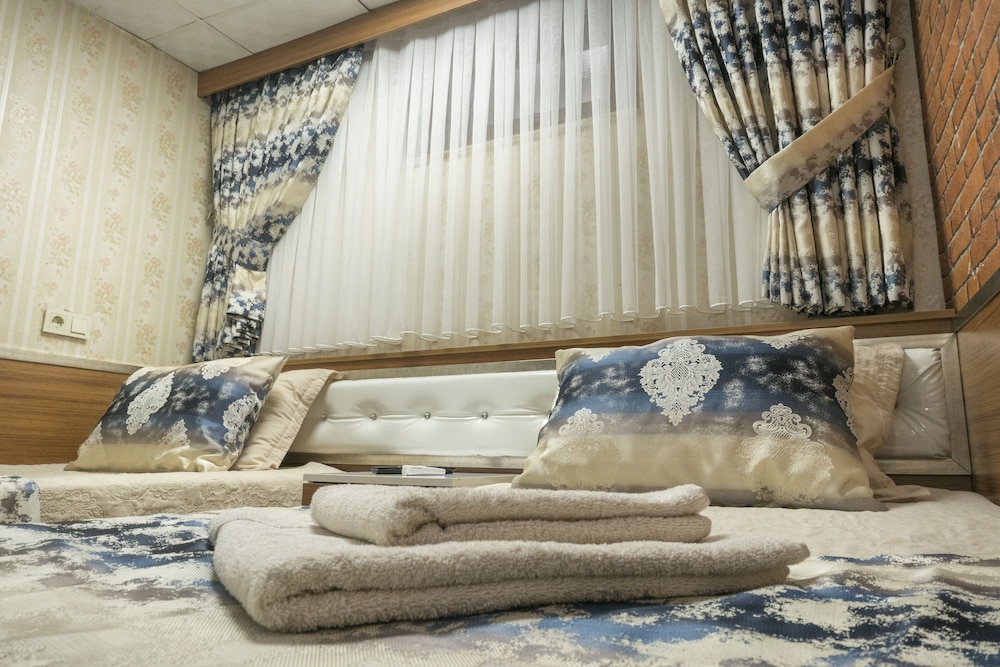 Deluxe Double or Twin Room photo 2