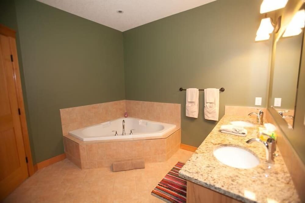 House, 3 Bedrooms, Mountain View photo 3