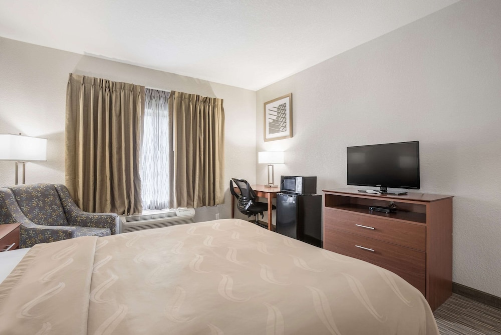 Single Room, 1 Queen Bed, Non Smoking - Photo 3
