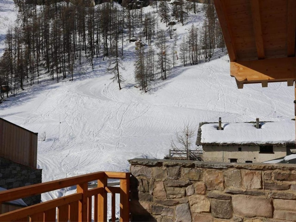 Room 4, twin or king size, balcony, view Mont Blanc photo 3