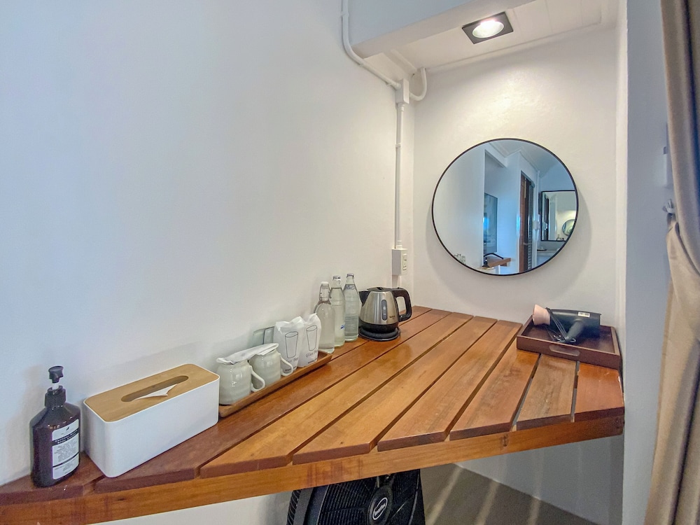 Beach Front Villa with Bathtub - Photo 10