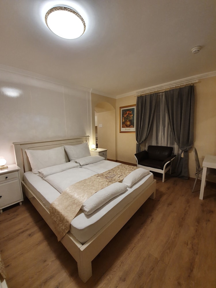 Standard Triple Room - Photo 3