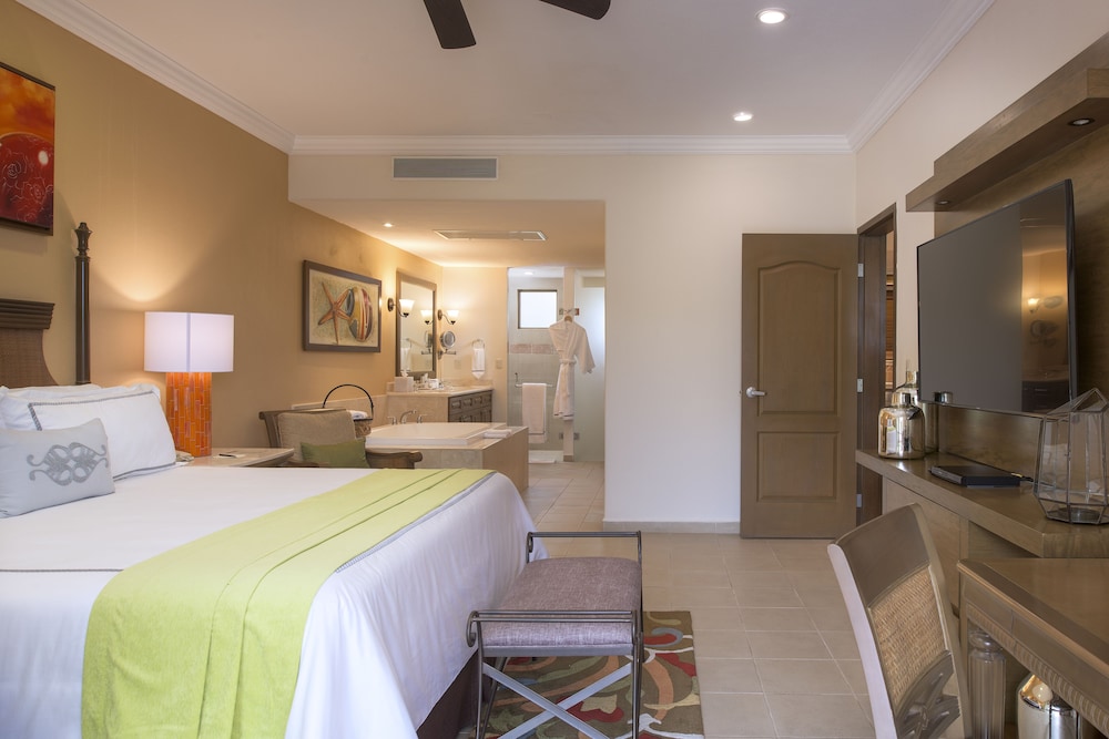 Luxury Suite, 1 Bedroom, 1 Free 25min Massage