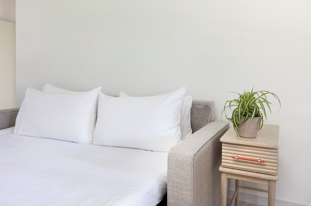 Suite, 1 Bedroom (Dog Friendly) - Photo 8