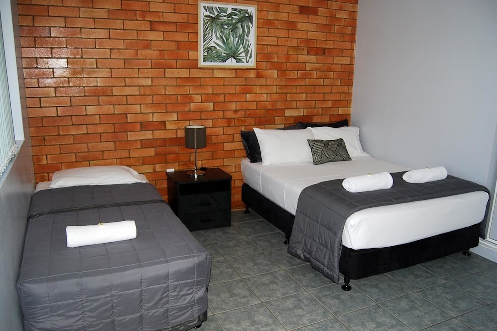 Two Bedroom Esplanade Apartments photo 3