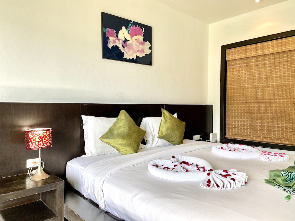 Deluxe Double Room - Photo 21