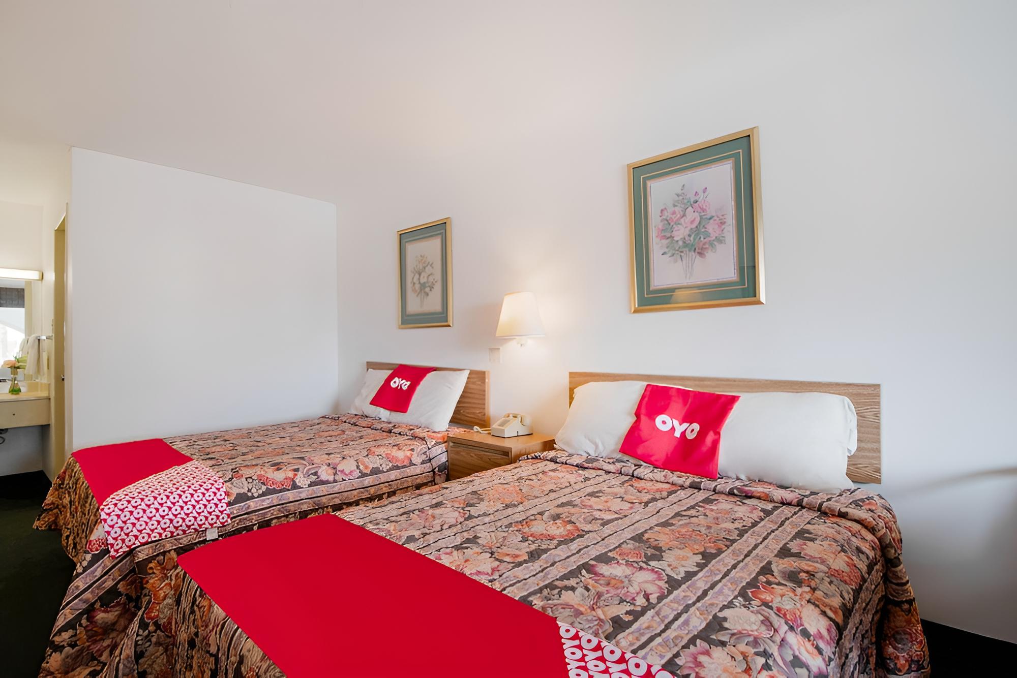Room, 2 Double Beds, Smoking photo 3