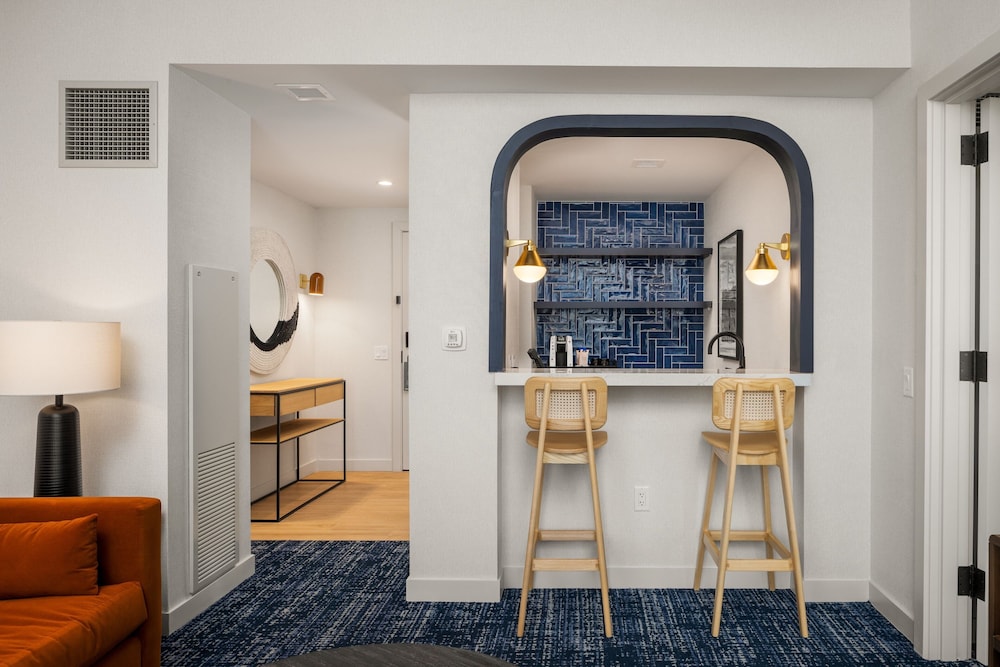 Suite, 1 Bedroom photo 1