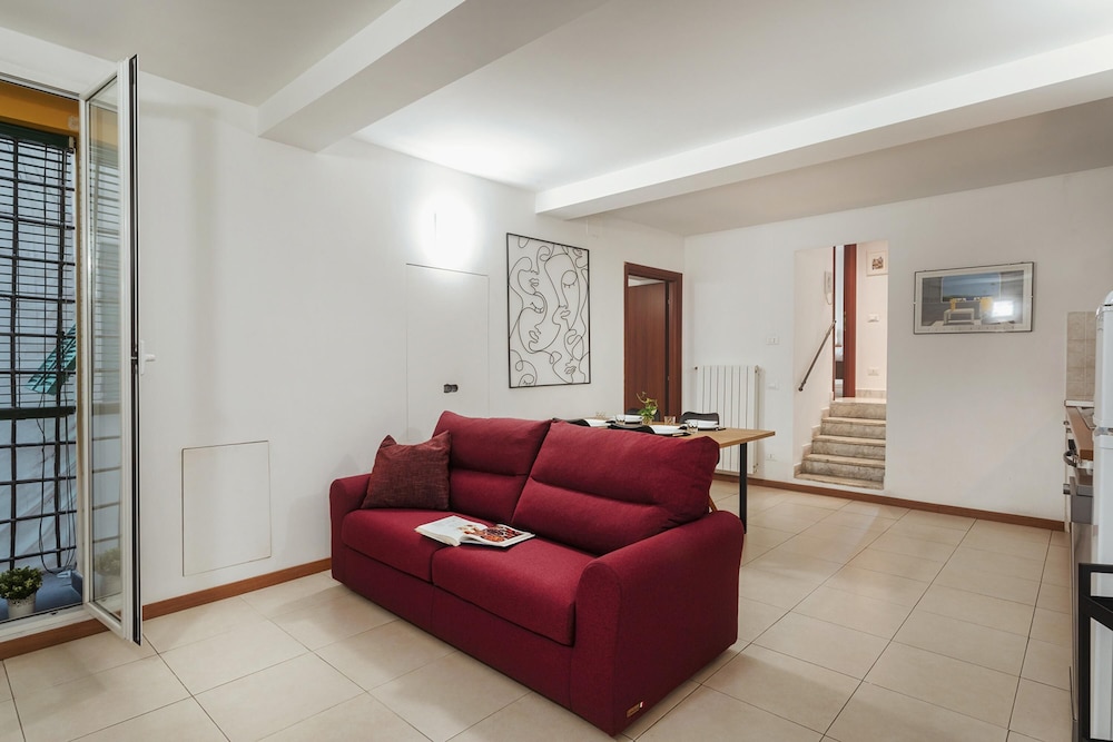 Apartment photo 2