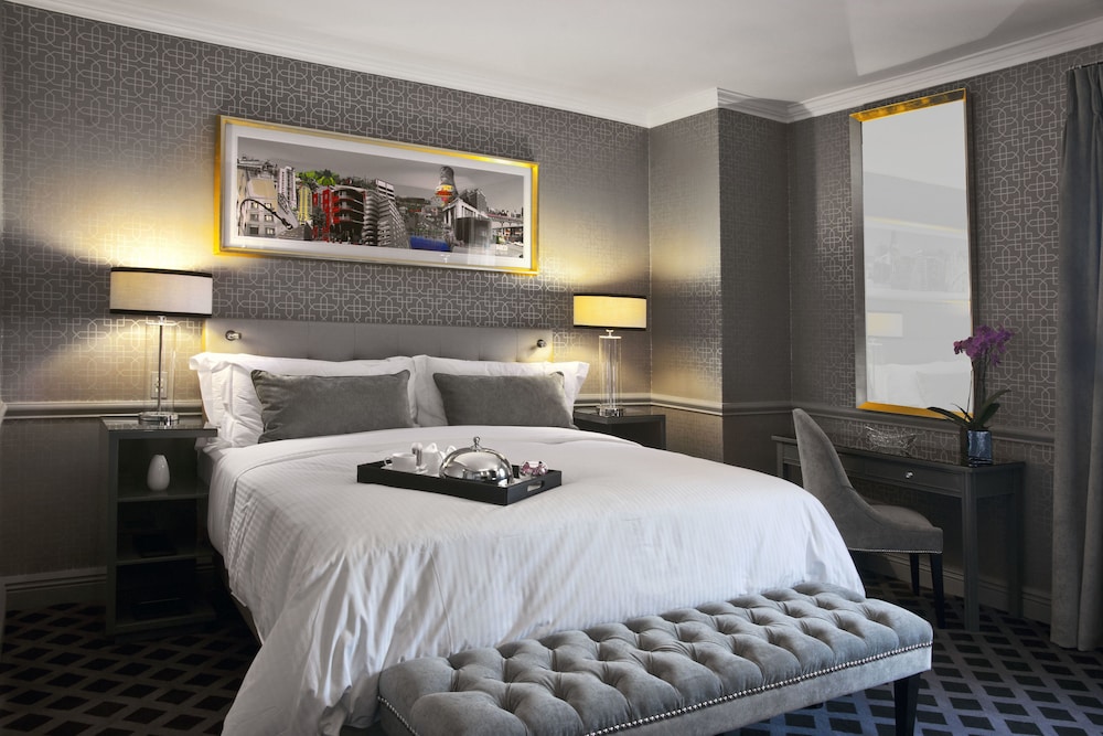 Luxury Suite thumbnail 5