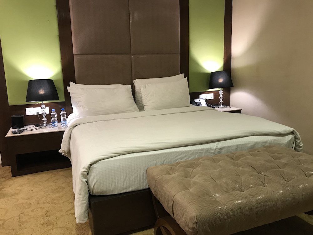 Executive Suite photo 2